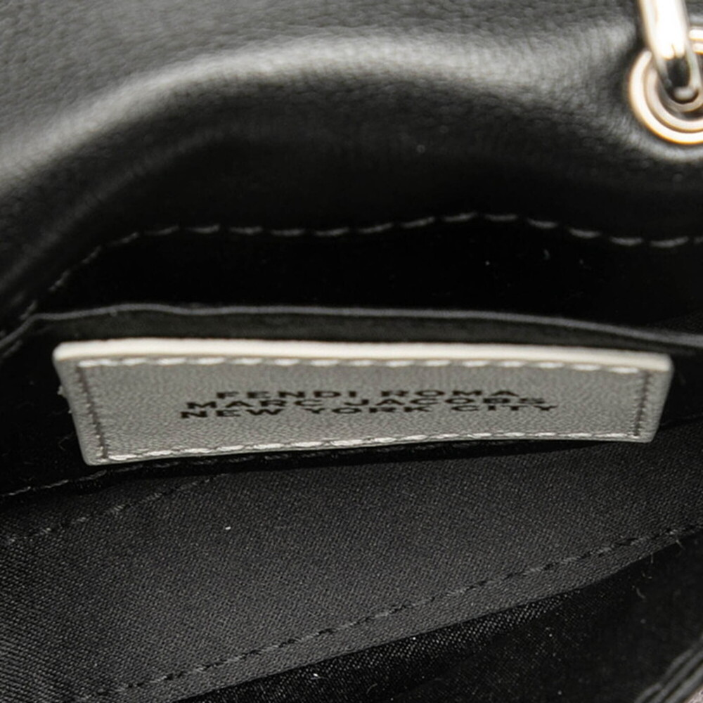 FENDI Black Leather Shoulder Bag - Picture 4 of 7